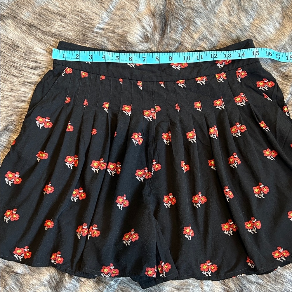 Maeve Anthropologie Pleated Front Shorts Floral Motif Flowy Women's Small - Picture 3 of 9